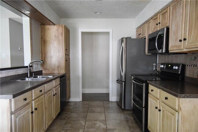 Building Photo - 3406 Valley Pike Rd