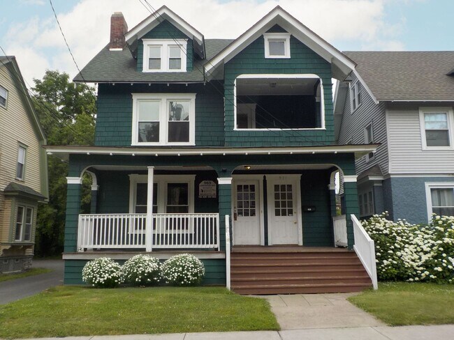 Building Photo - 969 Lancaster Ave