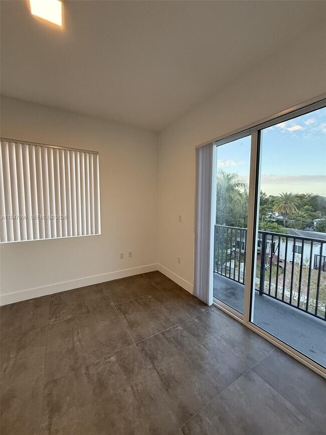 Building Photo - 2010 SW 25th Ter