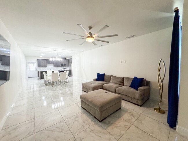 Building Photo - 1421 Eagles Ln