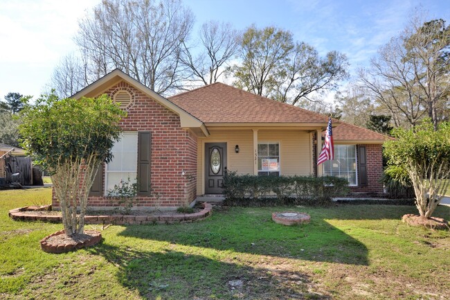 Primary Photo - Beautifully remodeled! 3 Bedroom 2 Bath Ho...