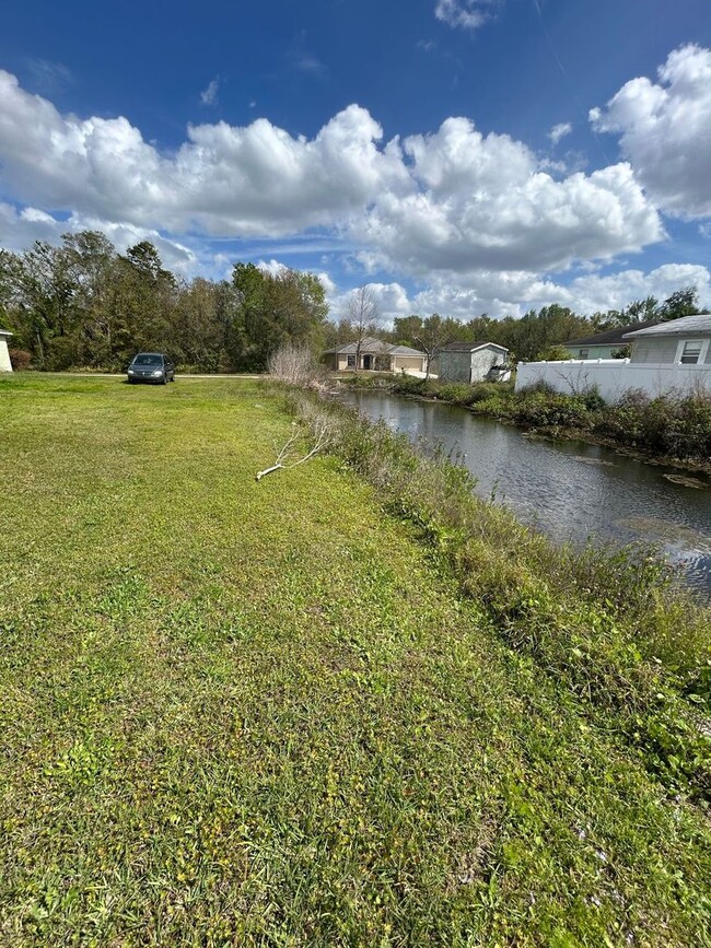 Building Photo - Four bedroom two bathroom - North Lakeland