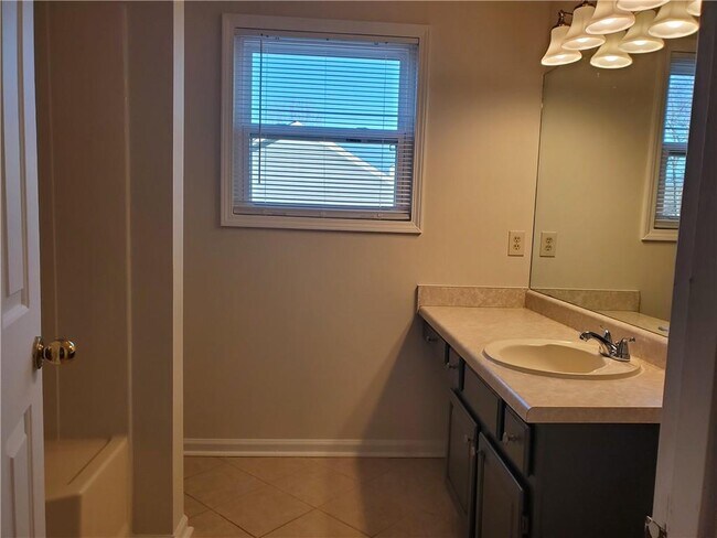 Building Photo - 3113 Waterford Ct