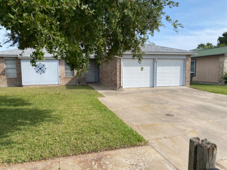 Building Photo - 957 Bramling Cir