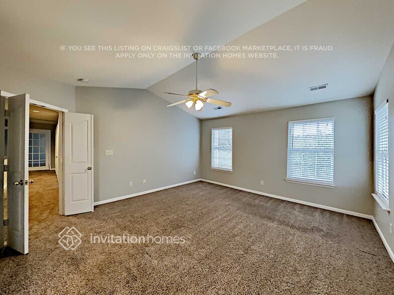 Building Photo - 11023 Sycamore Club Dr