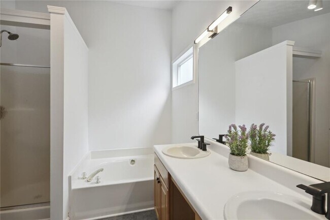 Building Photo - 1328 Glenover Way