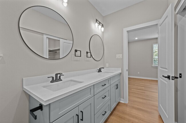 Building Photo - 28411 Champion Oaks Dr