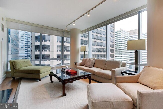 Building Photo - 1414 S Penn Square