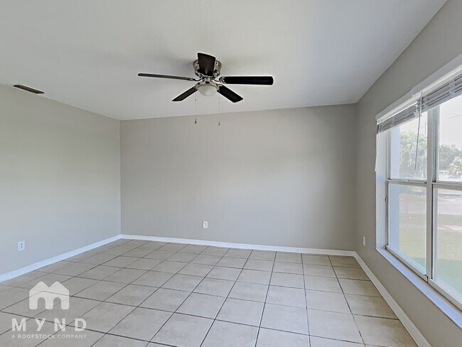 Building Photo - 3626 N 55th St