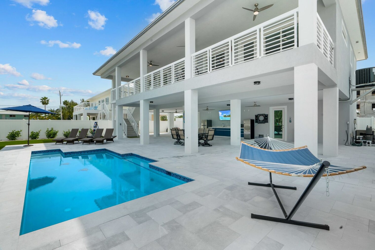 Building Photo - 83 Pescayo Ave