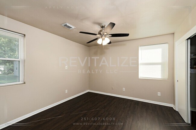 Building Photo - Beautifully Updated 4-Bedroom Home in West Mobile!
