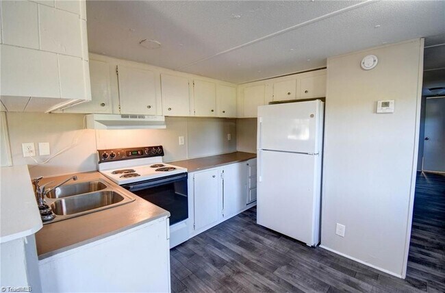 Building Photo - 5626 Spainhour St