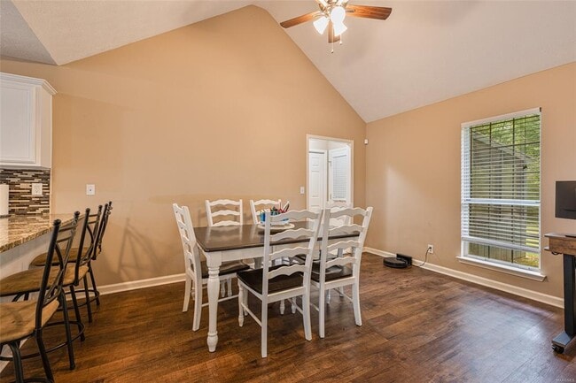 Building Photo - 105 Foxwood Ct