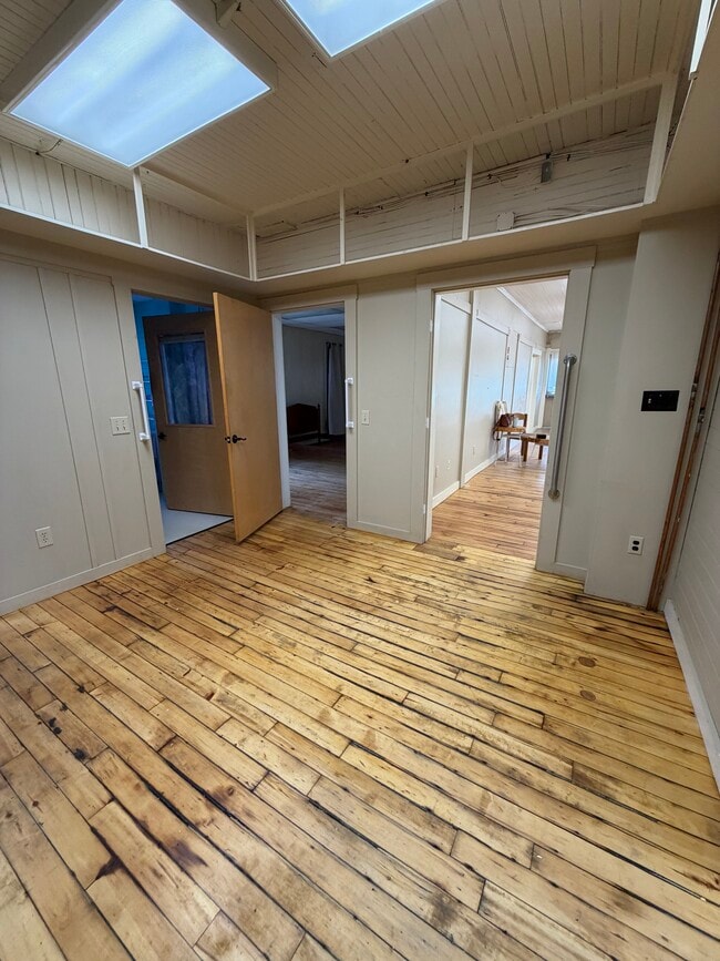 Building Photo - Lane Apartments