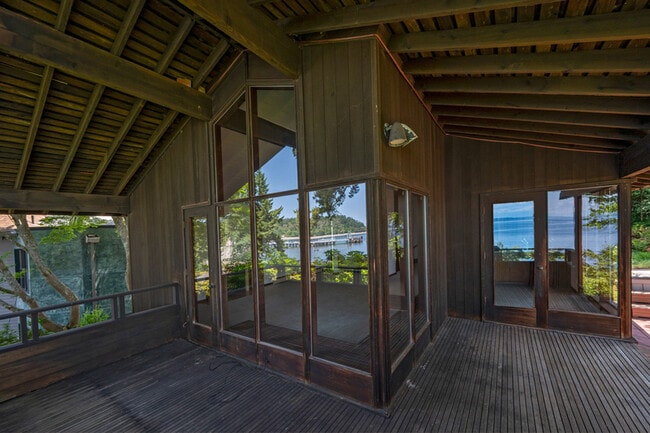 Building Photo - 9309 Fauntleroy Wy SW