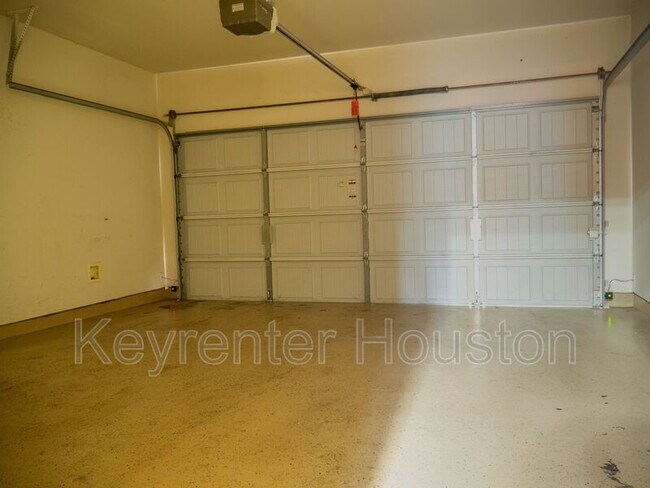 Building Photo - 47 Wickerdale Pl