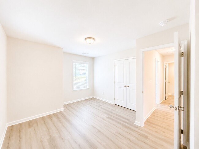 Building Photo - 208 Harvest Ridge Ln
