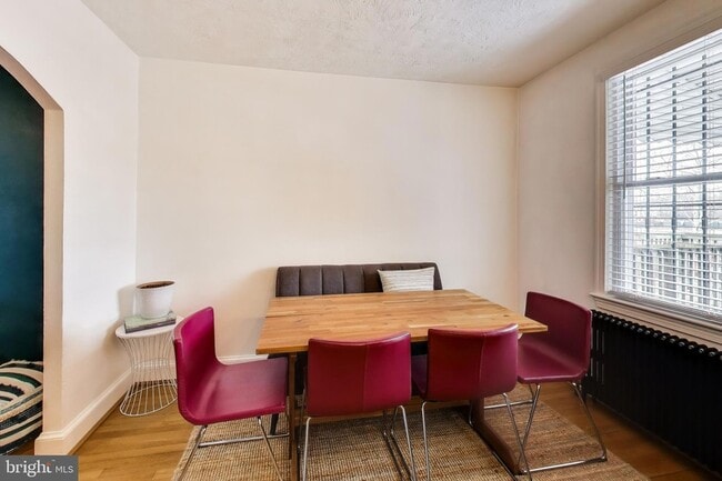 Building Photo - 1766 E Street NE Unit