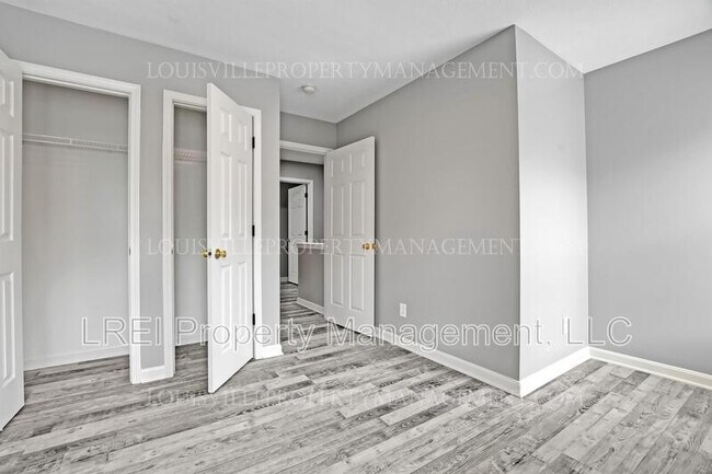 Building Photo - 420 S Wenzel St