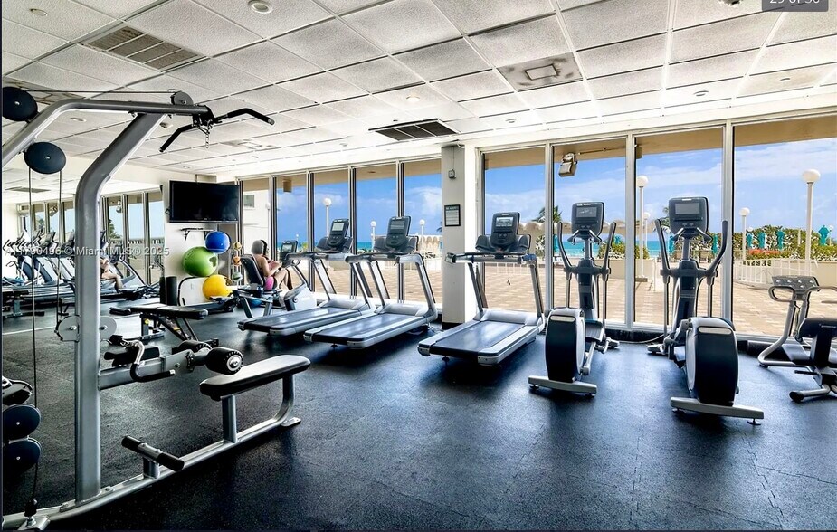 Building Photo - 5701 Collins Ave