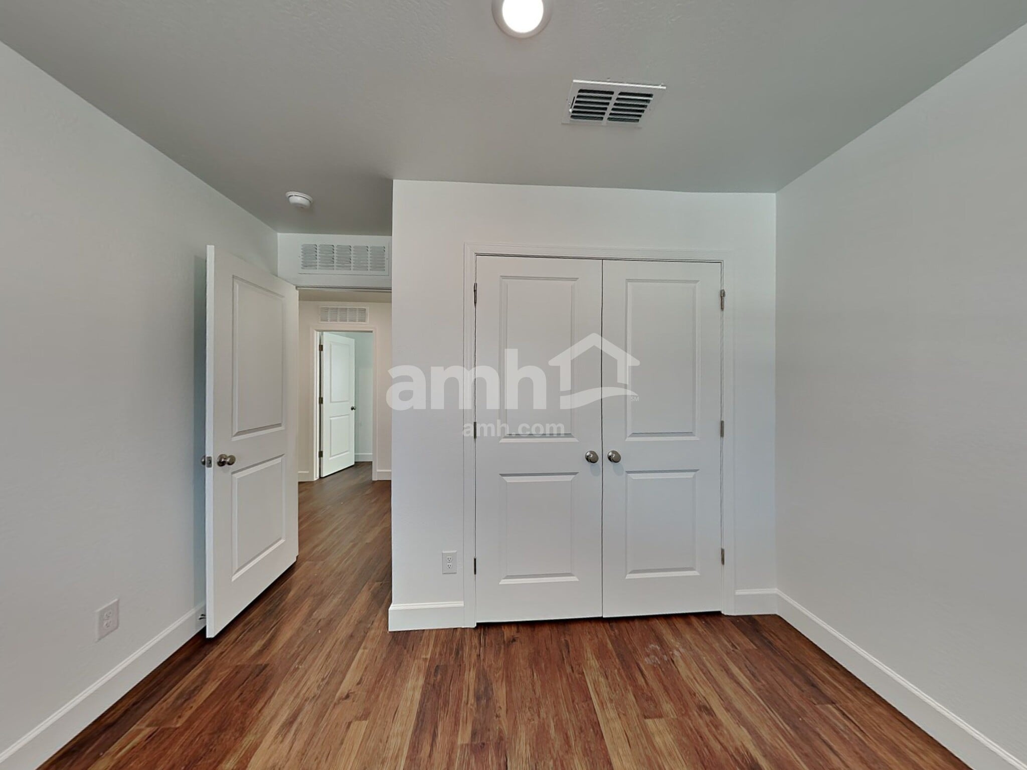 Building Photo - 17129 W Golden Ln