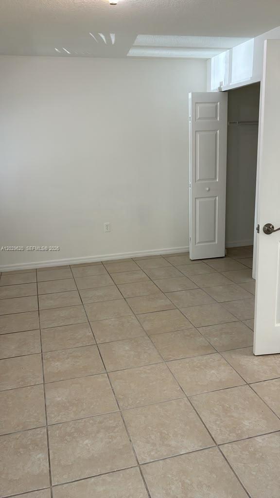 Building Photo - 2475 NW 16th St Rd
