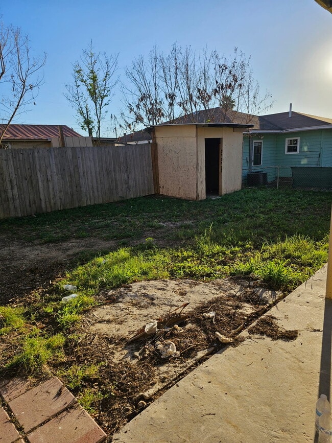 Building Photo - 3212 San Salvador St