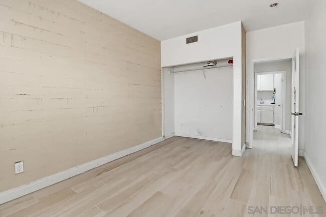 Building Photo - 561 Bayona Loop