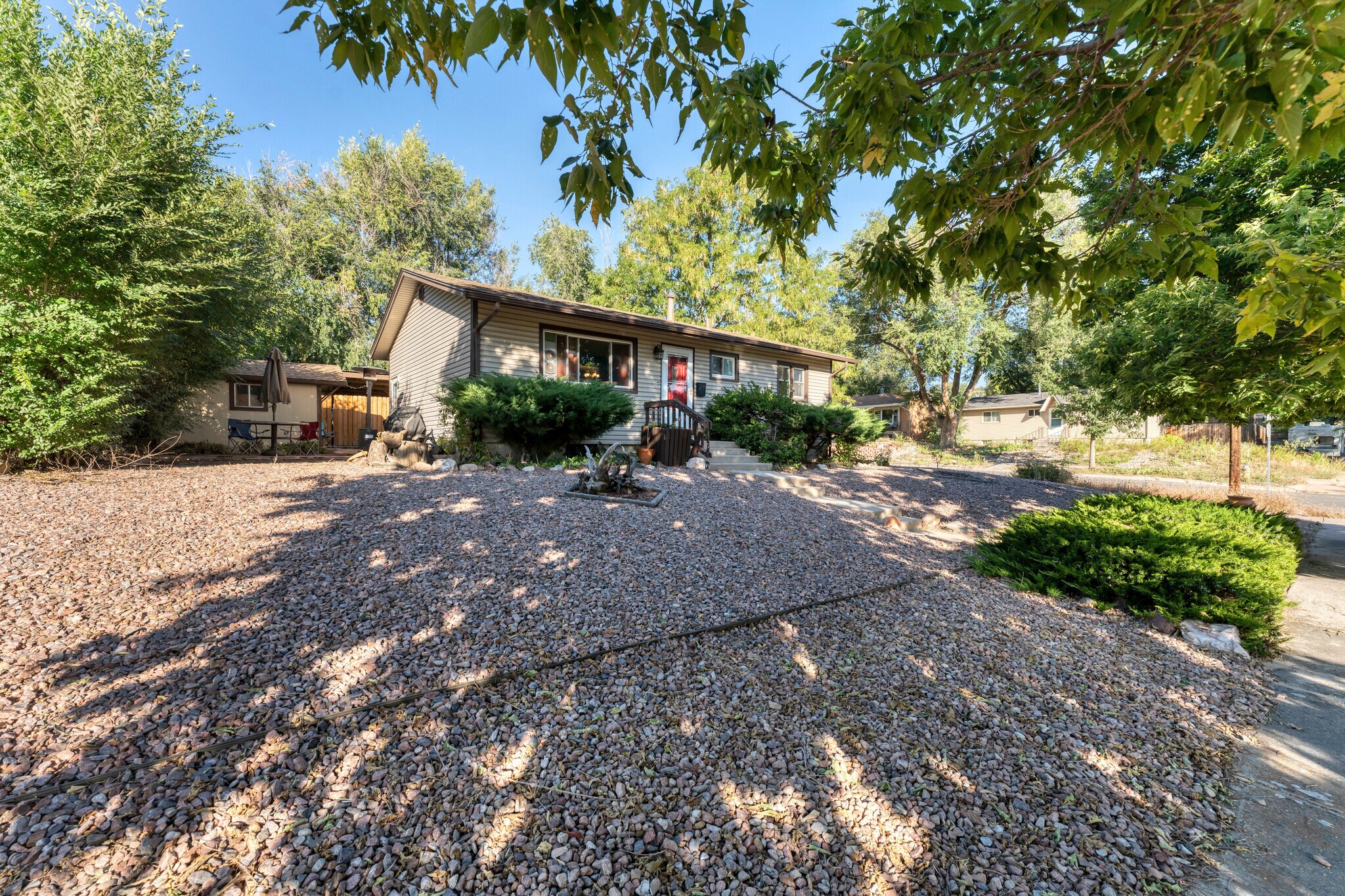 Building Photo - 2628 Green Ridge Dr