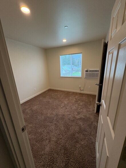 Building Photo - 1838 City View St