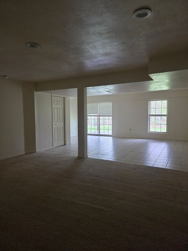 Building Photo - 110 Smith Rd