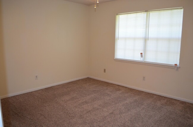 Building Photo - 154 Valencia Dr