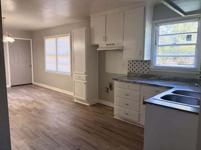 Building Photo - 2710 Teresa Dr