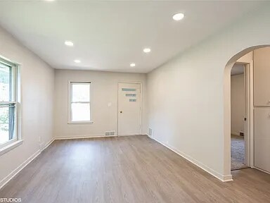 Building Photo - 3215 E 8th St