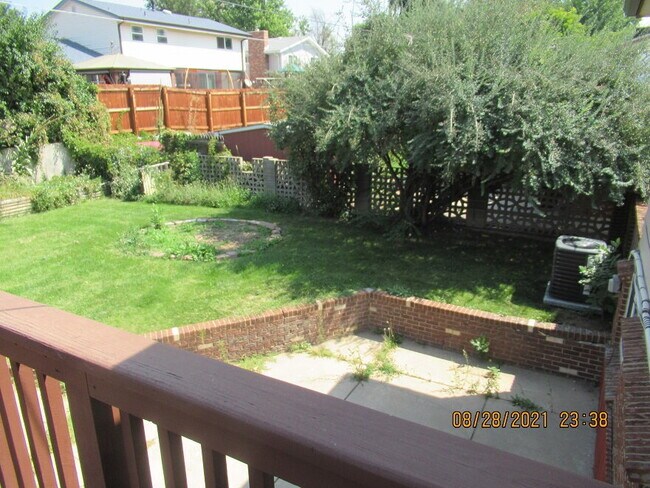 Building Photo - "Charming 4-Bed Arvada Home with Hardwood Floors & Finished Basement!"