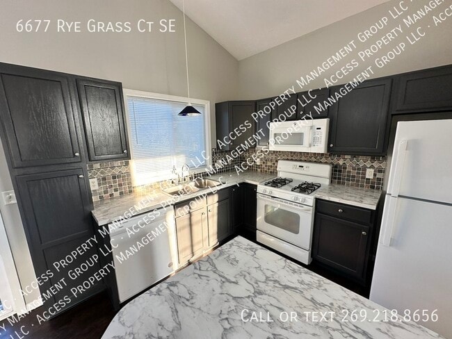 Building Photo - 6677 Rye Grass Ct SE