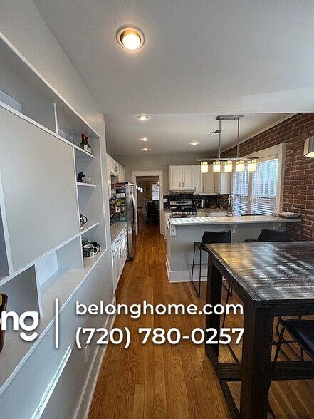 Building Photo - 1011 Adams St