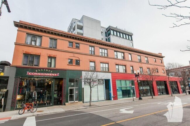 Primary Photo - 1 bedroom in CHICAGO IL 60657