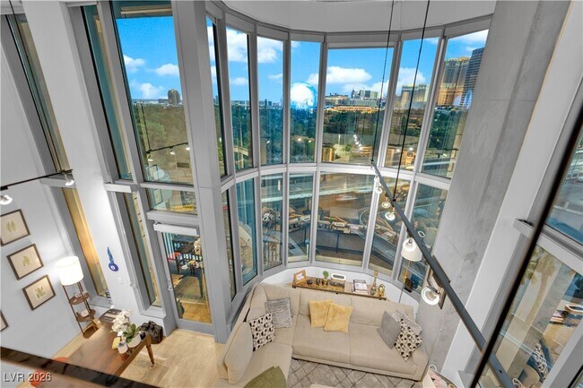 Building Photo - 360 E Desert Inn Rd