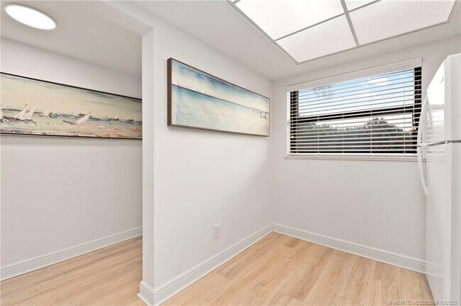 Building Photo - 10310 S Ocean Dr