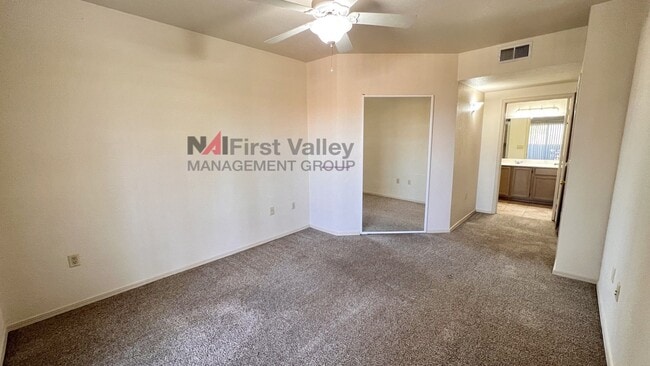 Building Photo - 2 Bedrooms, 2 Baths