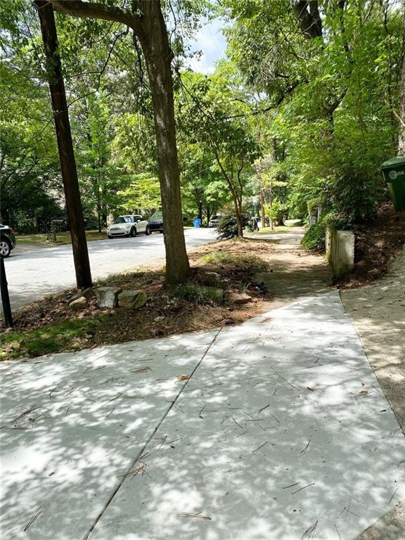 Building Photo - 487 Lakeshore Dr NE