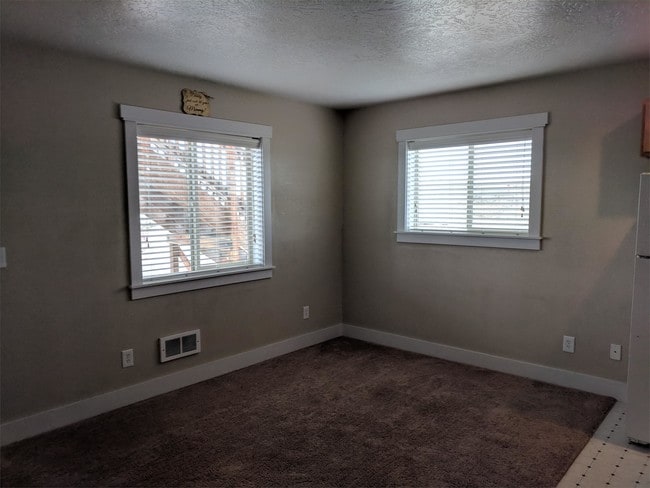 Building Photo - 2 Big River Rd