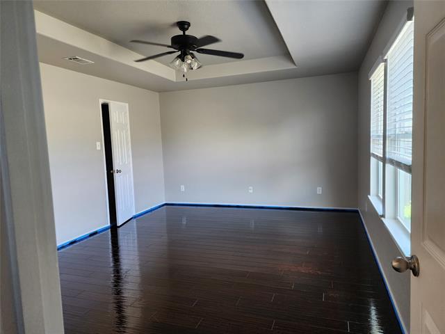 Building Photo - 700 Swan Dr