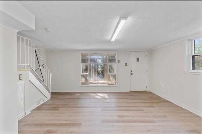Building Photo - 9967 Verree Rd