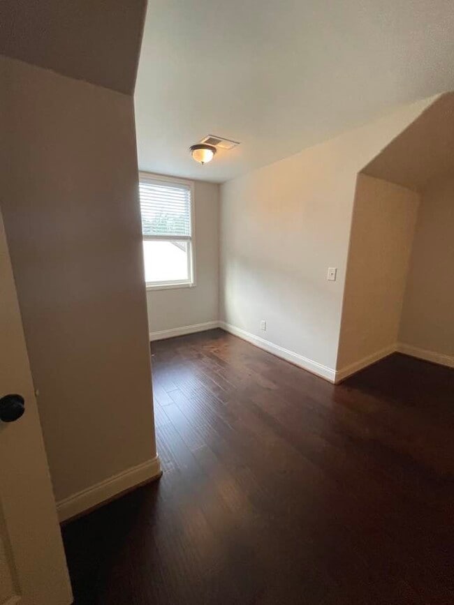 Building Photo - 978 Lennox Blvd