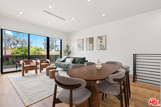 Building Photo - 5118 Laurel Canyon Blvd