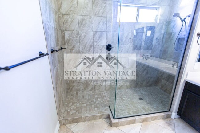 Building Photo - 2883 E Ebony Dr