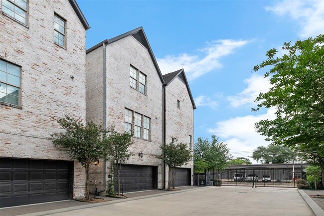 Building Photo - 4021 University Grove St