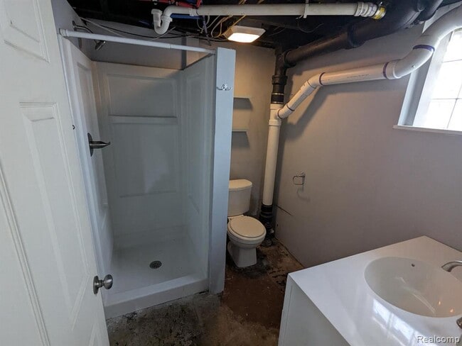 Building Photo - 1103 Mclean Ave